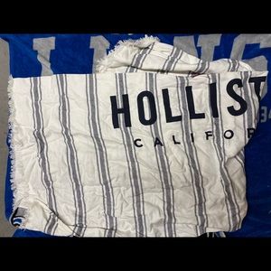 Hollister blanket